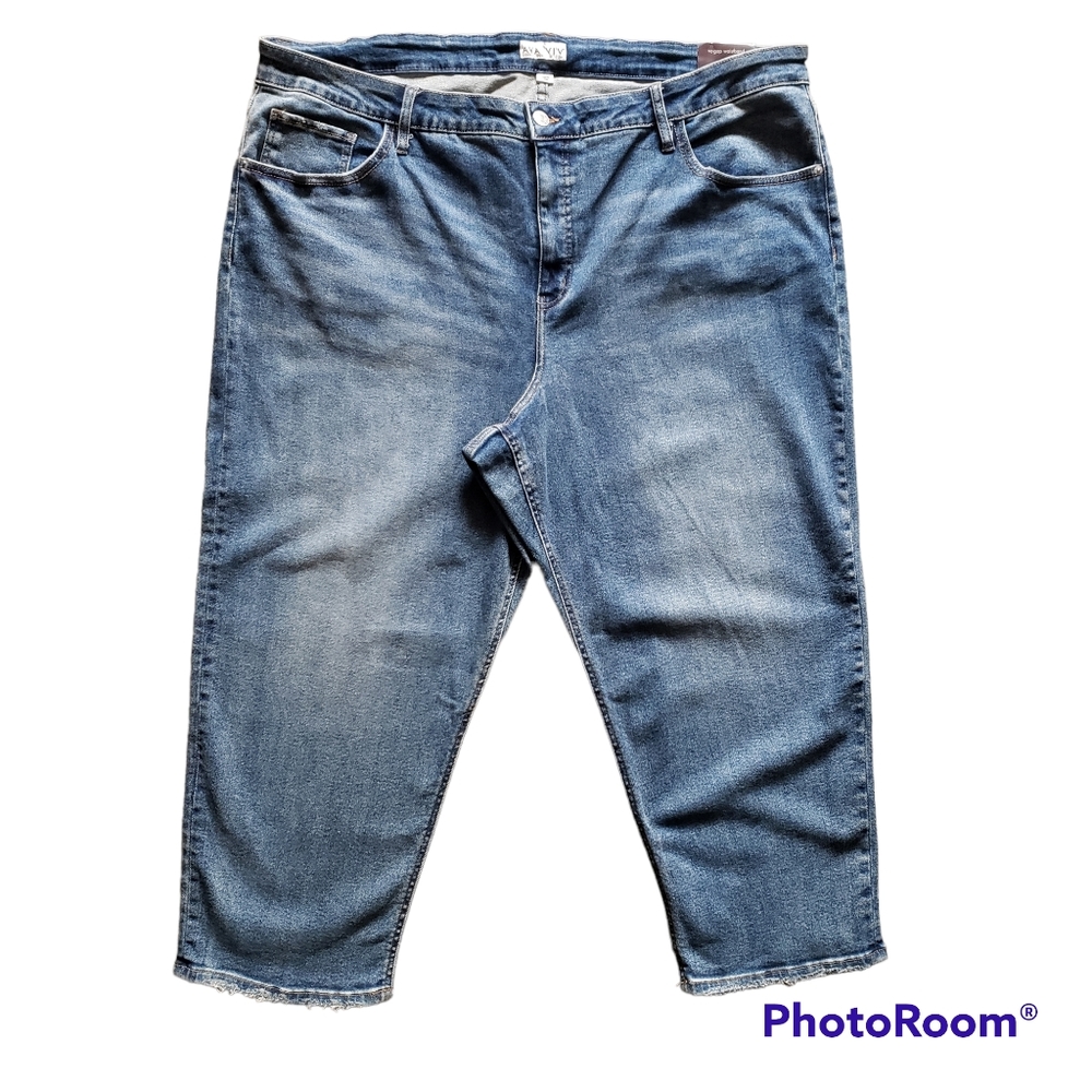 Ava & Viv Medium Wash High Rise Slim Straight Crop No Gap Size 26W Reg
